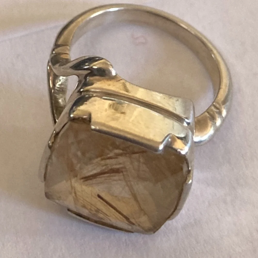 Ring - Picture 2 of 5